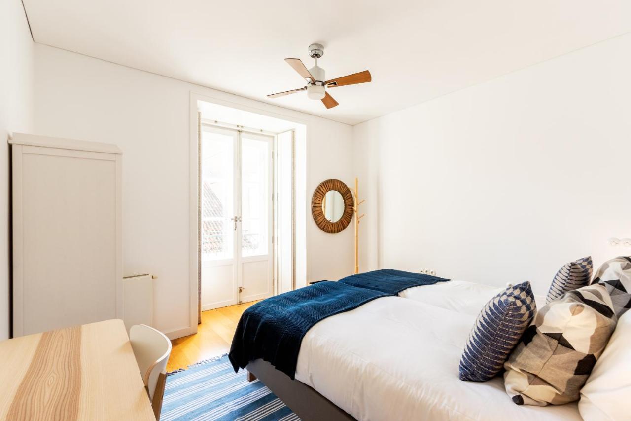 Joivy Chiado Self Check-In 2-Br Flat With Parking Apartment Lisbon Luaran gambar