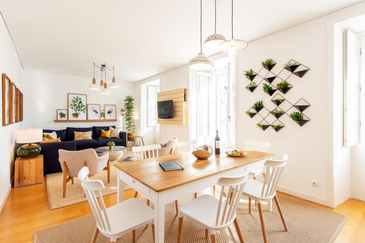 Joivy Chiado Self Check-In 2-Br Flat With Parking Apartment Lisbon Luaran gambar
