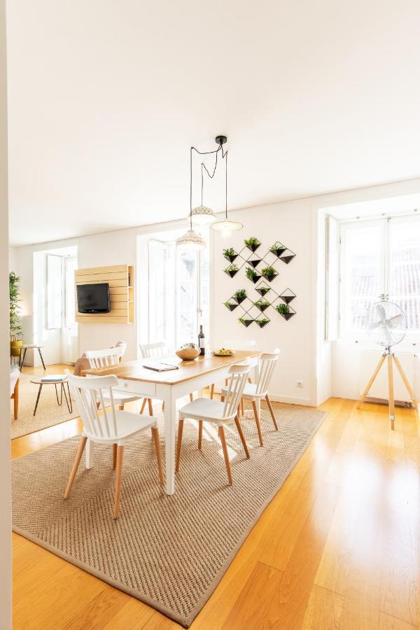 Joivy Chiado Self Check-In 2-Br Flat With Parking Apartment Lisbon Luaran gambar