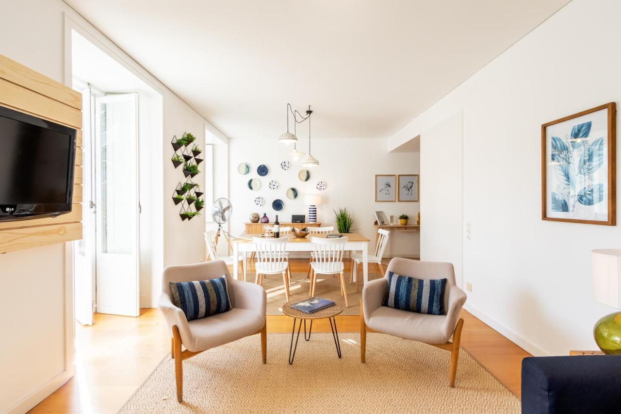 Joivy Chiado Self Check-In 2-Br Flat With Parking Apartment Lisbon Luaran gambar