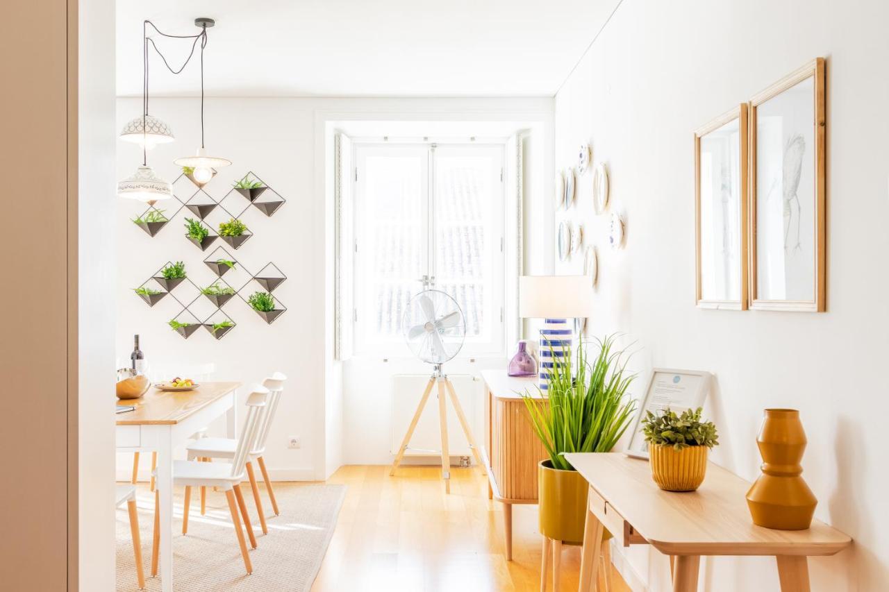 Joivy Chiado Self Check-In 2-Br Flat With Parking Apartment Lisbon Luaran gambar