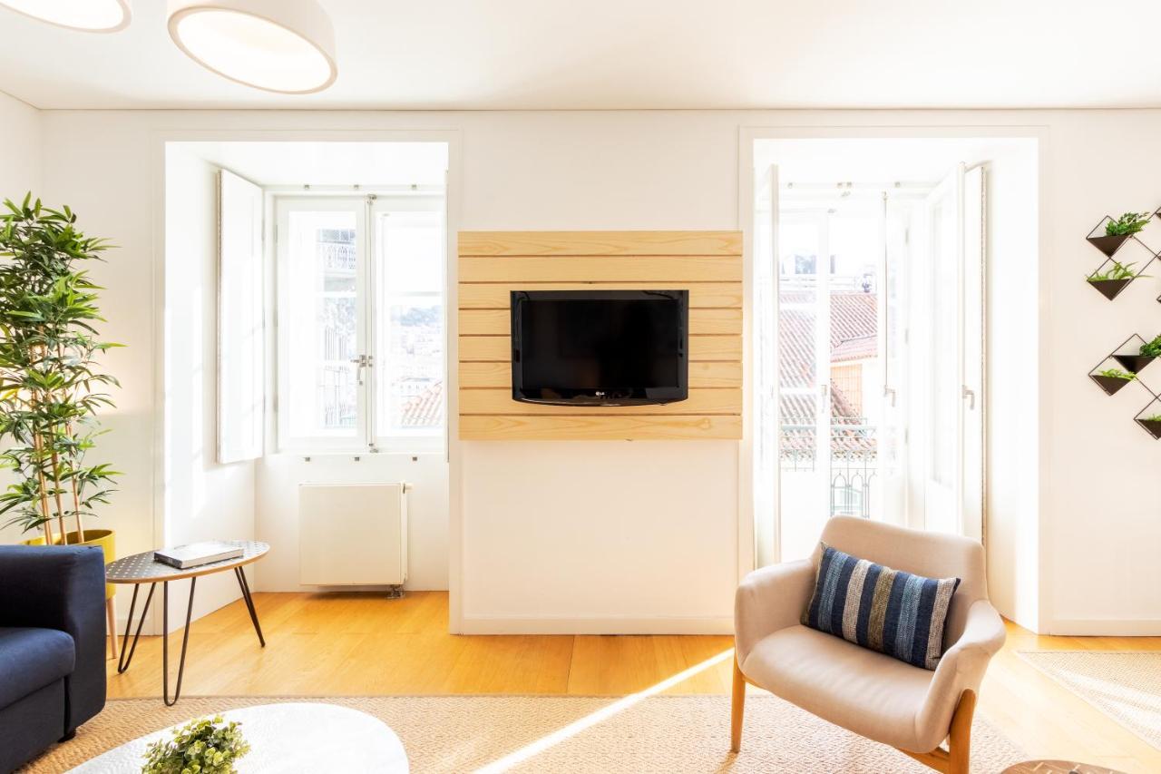 Joivy Chiado Self Check-In 2-Br Flat With Parking Apartment Lisbon Luaran gambar